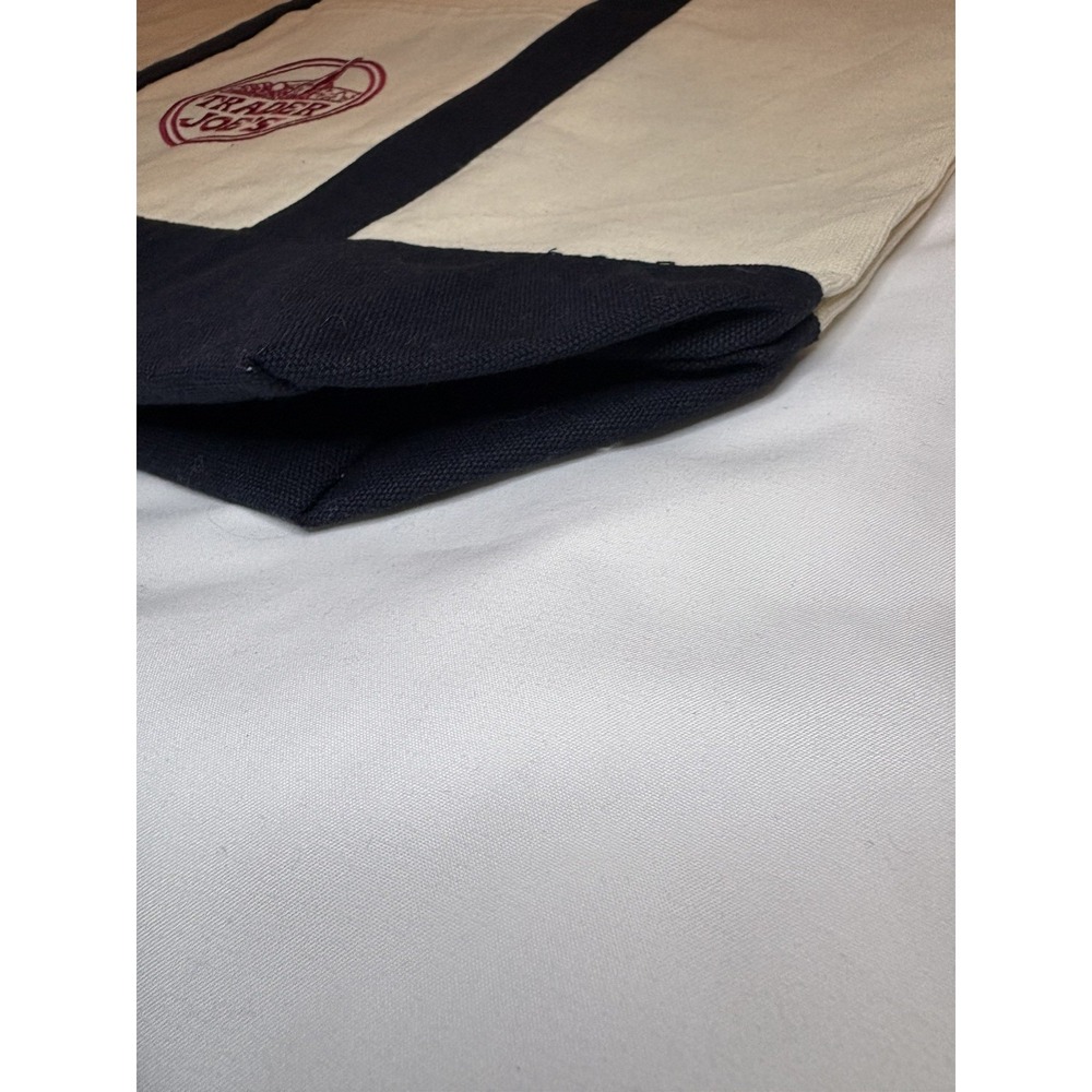 Trader Joe's Large Classic Canvas Reusable Tote Bag White & Navy 20x14x6 - Picture 5 of 7